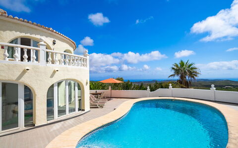 Cielo Azul: Cloud, Sky, Water, Window, Building, Swimming Pool, Blue, Azure, Seaside Resort, Tree