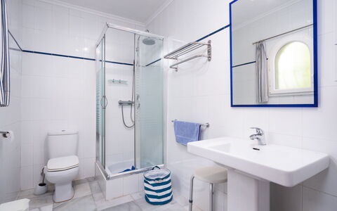 Cielo Azul: Plumbing Fixture, Mirror, Sink, Tap, Shower Head, White, Bathroom Sink, Purple, Bathroom, Building