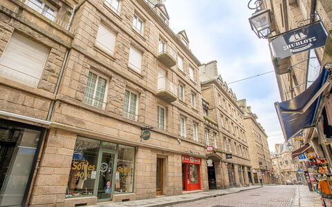 Broussais: Cloud, Sky, Window, Building, Infrastructure, Road Surface, Urban Design, Thoroughfare, Alley, Facade