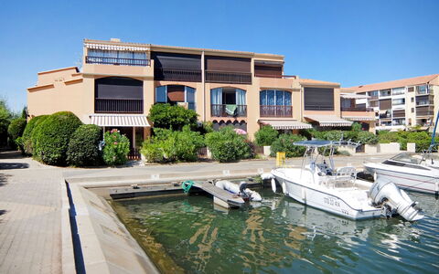 Marina 2: Water, Sky, Building, Boat, Azure, Plant, Urban Design, Watercraft, Real Estate, Leisure