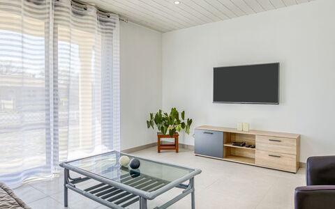 Peyroutic: Furniture, Plant, Property, Building, Table, Houseplant, Comfort, Interior Design, Wood, Lighting