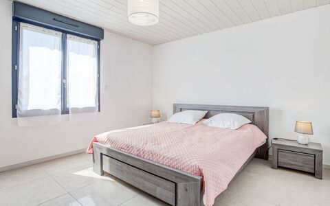 Peyroutic: Building, Furniture, Property, Window, Comfort, Wood, Textile, Interior Design, Bed Frame