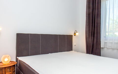 Francois: Furniture, Comfort, Window, Wood, Lighting, Building, Floor, Bed, Shade