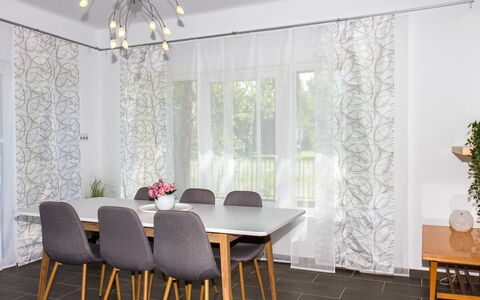Francois: Furniture, Property, Table, Chair, Wood, Decoration, Plant, Textile, Lighting, Architecture