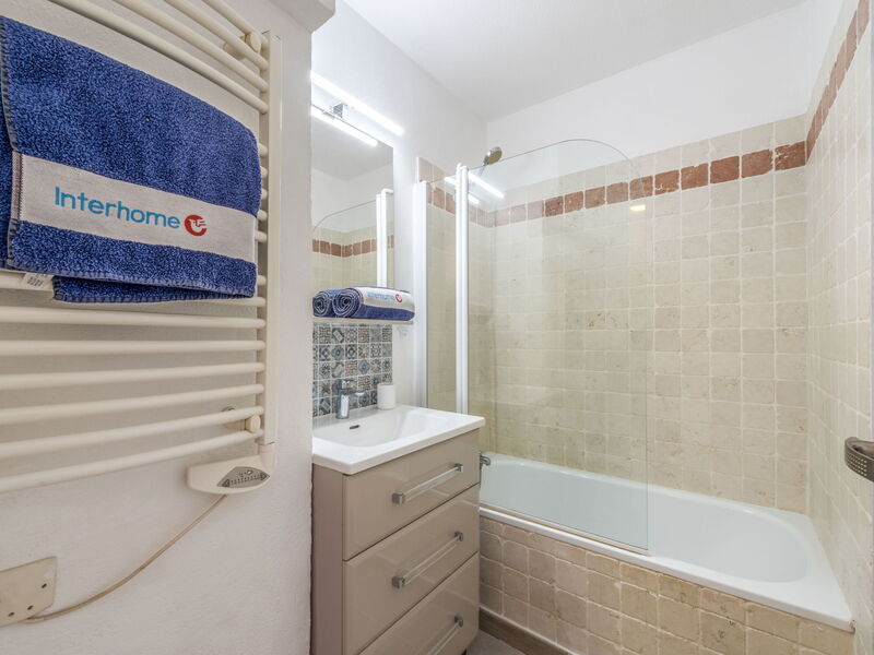 Accommodation:&nbsp;Caesar Domus 170.1