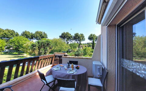 Tennis Résidence: Apartment, Architecture, Residential Area, Condominium, Composite Material, Urban Design, Balcony, Mixed-Use, Shade