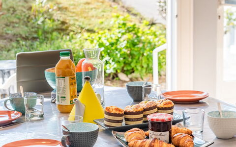 Beaumanoir: Food, Tableware, Table, Plant, Dishware, Ingredient, Plate, Bottle, Orange