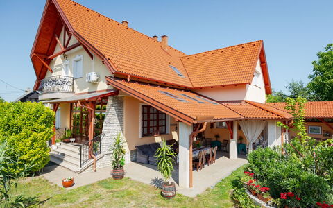 Balatonbereny 600: Building, House, Roof, Home, Residential Area, Facade, Architecture, Cottage, Door, Awning