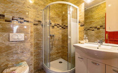 Accommodation:&nbsp;Tilia 3 600.3