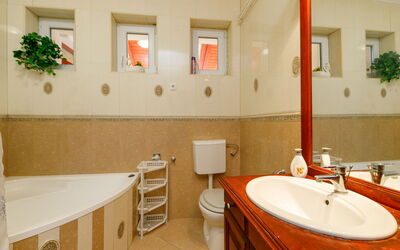 Accommodation:&nbsp;Tilia 4 600.4