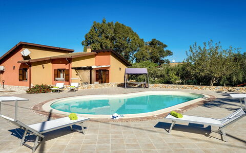 Flavia: Water, Sky, Plant, Building, Property, Furniture, Window, Swimming Pool, Azure, Rectangle