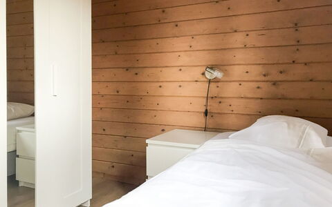 De Brenkberg: Comfort, Building, Wood, Shade, Bed Frame, Floor, Flooring, Brick, Hardwood, Tints And Shades