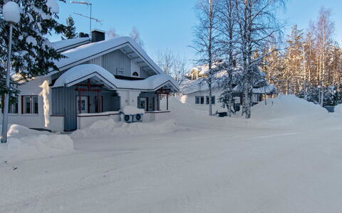 Hallantytär A1 Paritalo: Rural Area, Hill Station, Village, Mountain Range, Valley, Mountain Village, Alps, Eco Hotel, Balcony, Hotel