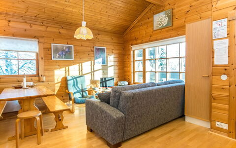 Ukkoloma B Paritalo: Rural Area, Hill Station, Village, Mountain Range, Valley, Mountain Village, Alps, Eco Hotel, Balcony, Hotel