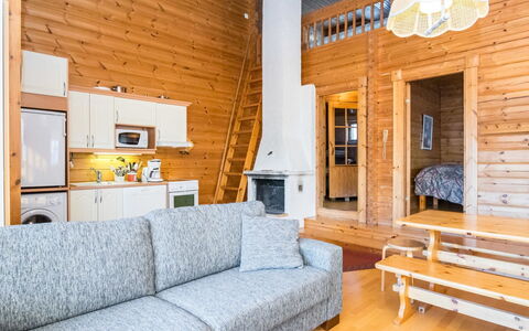Ukkoloma B Paritalo: Rural Area, Hill Station, Village, Mountain Range, Valley, Mountain Village, Alps, Eco Hotel, Balcony, Hotel