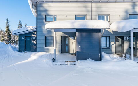 Skivillas 78 Ukkohalla (1): Furniture, Chair, Outdoor Furniture, Table, Wood, Outdoor Table, Kitchen & Dining Room Table, Shade, Garden, Umbrella
