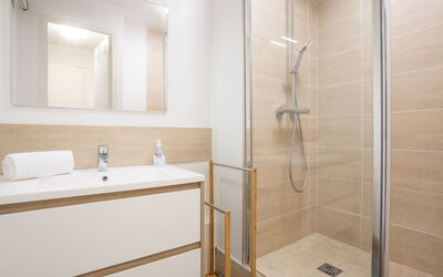 Accommodation:&nbsp;Aquitania 525.5