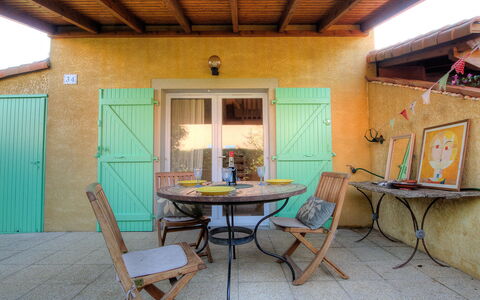 Saint Cyprien 770: Room, Property, House, Building, Table, Furniture, Ceiling, Interior Design, Real Estate, Home