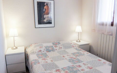 Les Catalanes du Golf: Bedroom, Bed, Room, Property, Furniture, Bed Sheet, Bed Frame, Bedding, Mattress, Floor