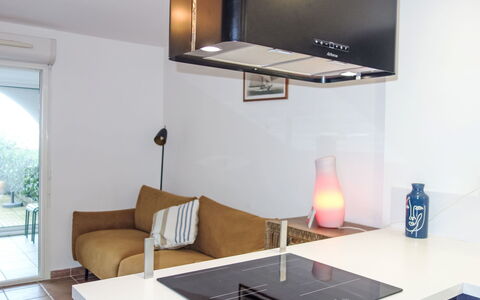 Catalona: Table, Property, Furniture, Couch, Comfort, Interior Design, Lighting, Living Room, Wood, Rectangle