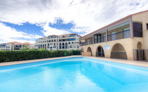 Catalona: Water, Cloud, Plant, Sky, Building, Swimming Pool, Blue, Azure, House, Window
