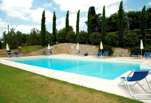 Residenza D'epoca: Water, Sky, Cloud, Plant, Swimming Pool, Tree, Shade, Composite Material, Leisure, Grass
