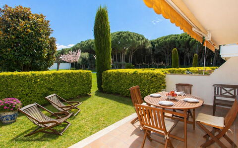 Pals 1647: Furniture, Outdoor Furniture, Garden, Shade, Lawn, Outdoor Table, Hedge, Yard, Eco Hotel, Chair