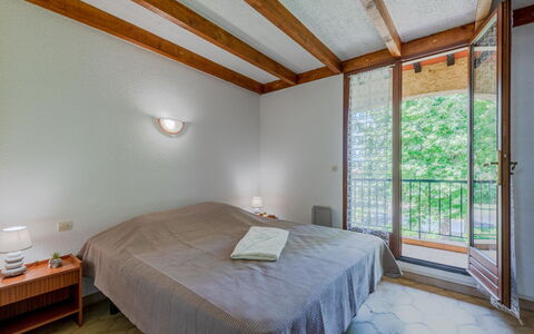 Le Lagon: Property, Furniture, Comfort, Window, Wood, Shade, Interior Design, Lighting, Flooring