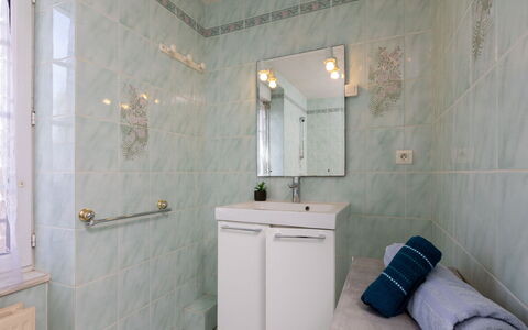 La Grève: Flooring, Floor, Plumbing Fixture, Interior Design, Tile, Bathroom, Plumbing, Tap, Ceiling, Room