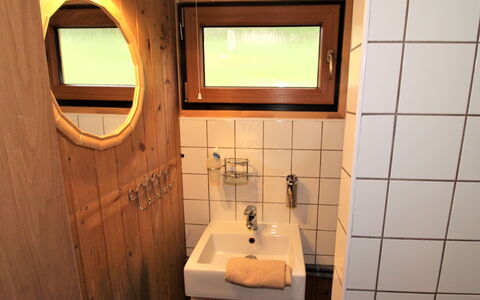 Kyjov U Krásné Lípy: Brown, Mirror, Sink, Tap, Property, Bathroom Sink, Plumbing Fixture, Window, Purple, Bathroom