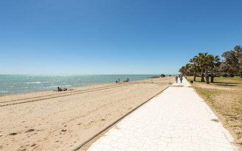 Cala Blanca i: Beach, Coast, Horizon, Coastal And Oceanic Landforms, Sea, Shore, Ocean, Leisure, Recreation, Bicycle