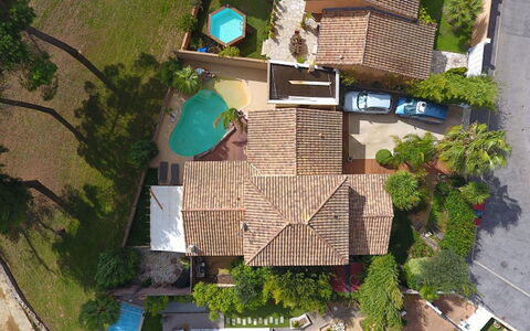 La Pinède: Plant, Property, Building, Green, World, Urban Design, Vegetation, Grass, Biome, Neighbourhood