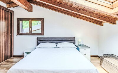 Accommodation:&nbsp;Borgo Castello 150.4
