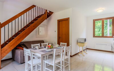 Accommodation:&nbsp;Borgo Castello 150.2