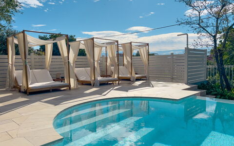 Villa Mimosa - Diano Marina: Water, Cloud, Sky, Property, Swimming Pool, Plant, Azure, Shade, Building, Architecture