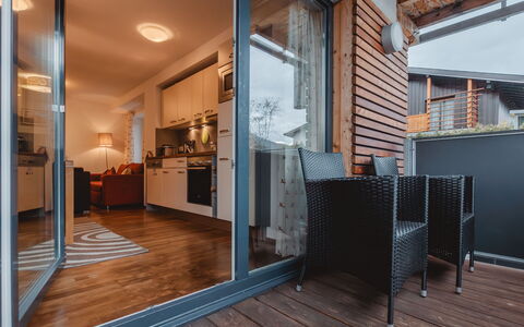 Kaprun 605: Property, Wood, Interior Design, Flooring, Floor, Door, Real Estate, Hardwood, Wood Stain