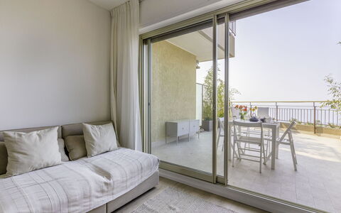 Ventimiglia 633: Building, Plant, Property, Window, Land Lot, Urban Design, Landscape, Neighbourhood, Grass, Leisure