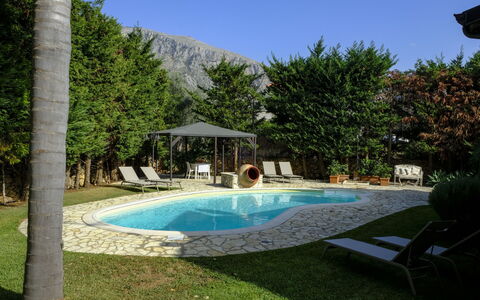 Carta Fashion: Water, Plant, Sky, Property, Swimming Pool, Azure, Shade, Tree, Outdoor Furniture, Leisure