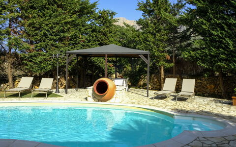 Carta Fashion: Water, Property, Swimming Pool, Nature, Azure, Tree, Sky, Shade, Outdoor Furniture, Body Of Water