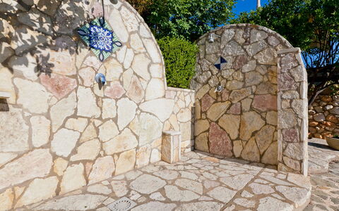 Castellammare del Golfo 265: Leaf, Architecture, Road Surface, Bedrock, Landscape, Wall, Stone Wall, Flagstone, Tree, Flooring