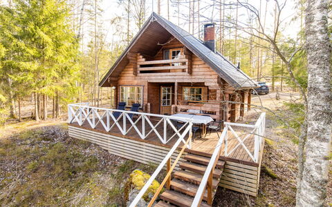 Paapuuri: Wood, Flooring, Floor, Furniture, Wood Flooring, Interior Design, Bunk Bed, Room, Wood Stain, Hardwood