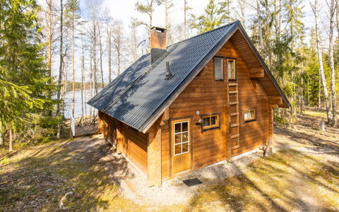 Paapuuri: Wood, Flooring, Floor, Furniture, Wood Flooring, Interior Design, Bunk Bed, Room, Wood Stain, Hardwood