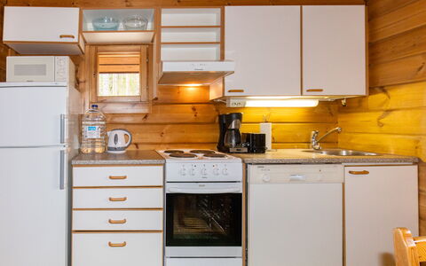 Paapuuri: Wood, Flooring, Floor, Furniture, Wood Flooring, Interior Design, Bunk Bed, Room, Wood Stain, Hardwood
