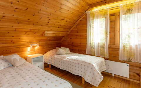 Paapuuri: Wood, Flooring, Floor, Furniture, Wood Flooring, Interior Design, Bunk Bed, Room, Wood Stain, Hardwood