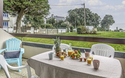 Carnac 134: Tableware, Table, Sky, Cloud, Plant, Furniture, Property, Chair, Flowerpot, Wine Glass