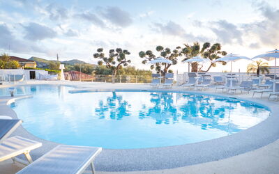 Massa Lubrense 537: Swimming Pool, Resort, Outdoor Furniture, Umbrella, Leisure, Hotel, Sunlounger, Shade, Resort Town