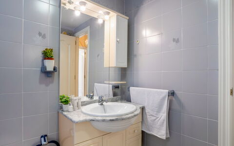 Rincon Dorado: Mirror, Sink, Tap, Plumbing Fixture, Bathroom Sink, Bathroom Cabinet, Plant, Bathroom, Cabinetry, Purple