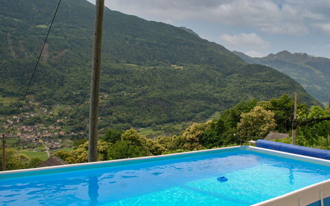 Pina: Water, Plant, Sky, Cloud, Water Resources, Property, Swimming Pool, Mountain, Blue, Green