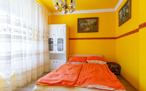 Big Thuja: Furniture, Property, Building, Picture Frame, Comfort, Orange, Wood, Bed, Bed Frame, Lighting