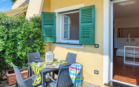 Villa Dell'erta - Levanto, Montale: Plant, Property, Daytime, Table, Building, Furniture, Window, Blue, Green, Azure
